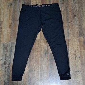 Nike Fit Pro Black Leggings Size Medium